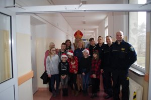 Policyjny Mikołaj u dzieci w szpitalu