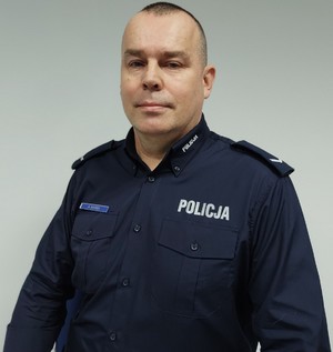 policjant w tle białe tło