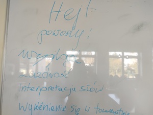 treść na tablicy