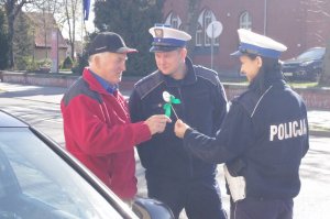 kierowca otrzymał pisankę